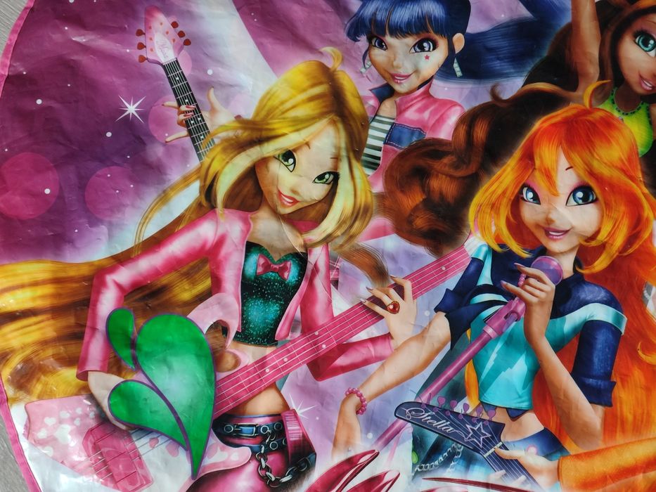 Mata do tańczenia Winx Club Groove & Glow Rainbow