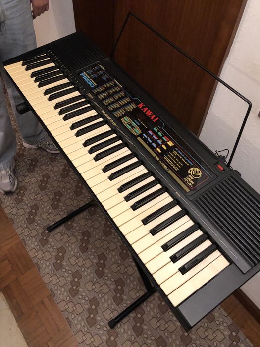 Orgão Kawai FS690 + tripé