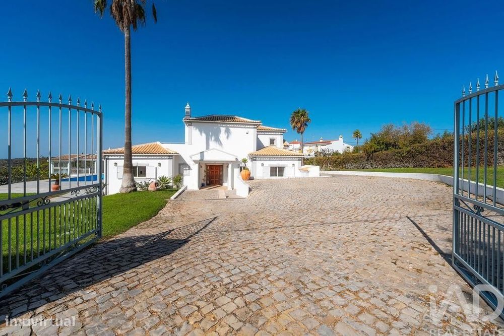 Moradia isolada T4 em São Brás de Alportel de 290 m2