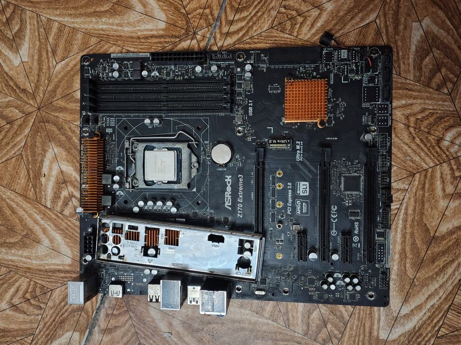 Продам материнскую плату в неизвестном состоянии