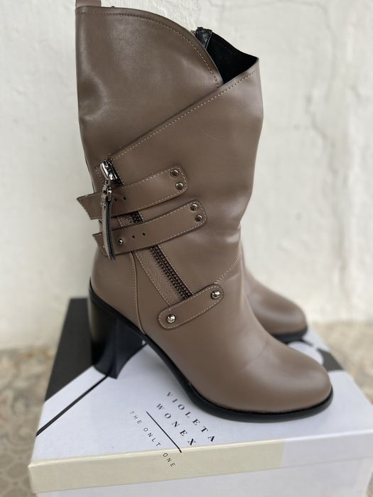 Сапожки на каблуку