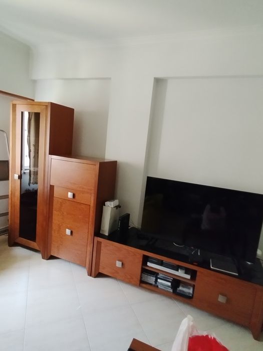 Mobília de sala em madeira maciça