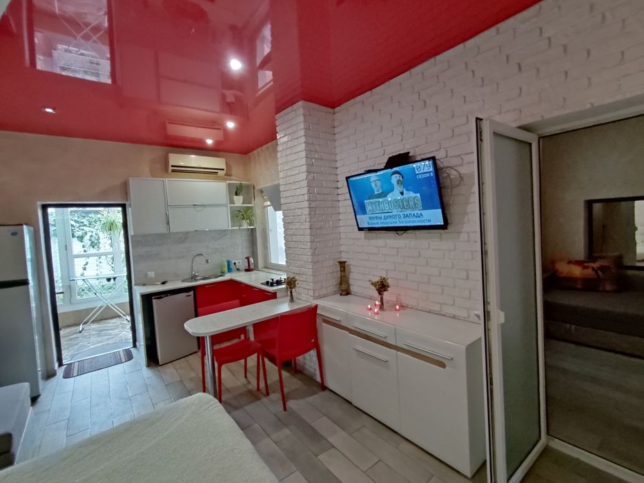 Свободна на НГ Крыжановка Пос.Котовского возле моря почасово, посуточн