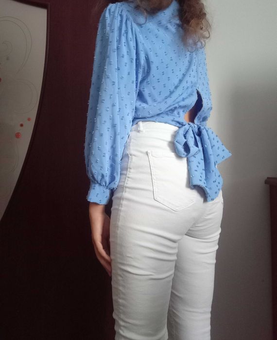 Жіноча блакитна блуза