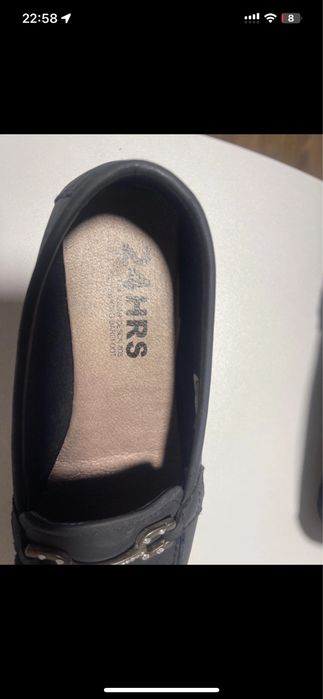 Sapatos 24 horas como novos