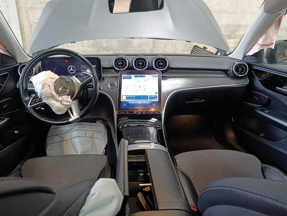 MERCEDES-BENZ C220d Avantgarde