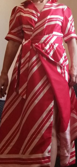 Vestido acetinado de trespasse