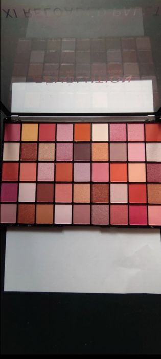 Makeup Revolution Maxi Reloaded - Big Big Love 45 cieni