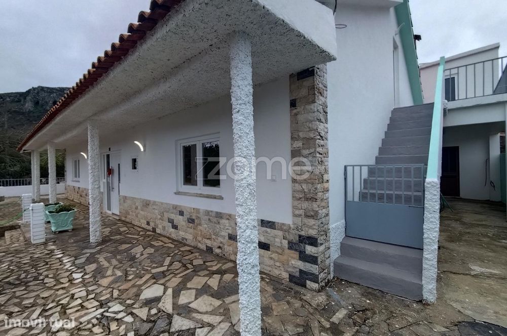 Mordia térrea com anexos em Mira de Aire, Porto de Mós