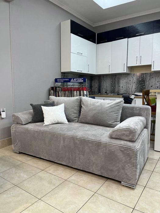 Диван компактний.Молодіжний.Ортопедичний.