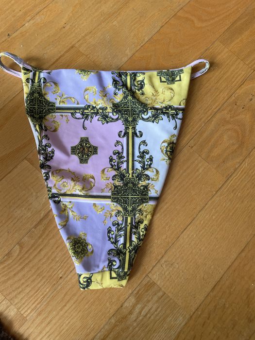 Dol od bikini wysoki stan