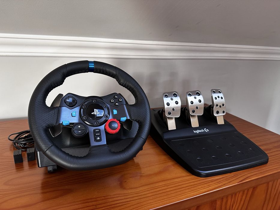 Volante Logitech G29 Driving Force + Pedais PS5/PS4/PC - como novo