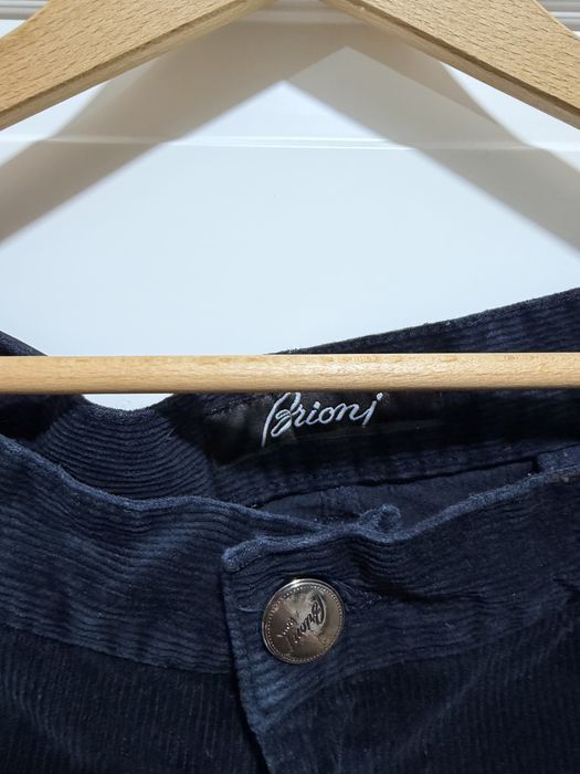 Чоловічі брюки Brioni.