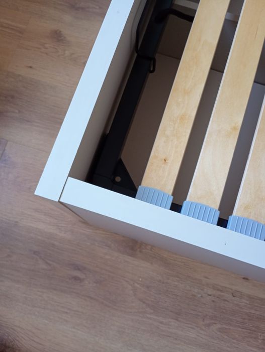 Sprzedam solidne łóżko