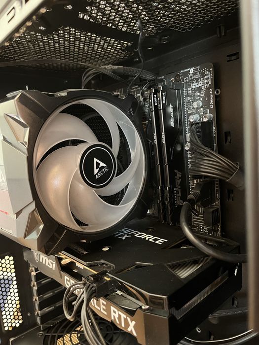 Komputer MSI MAG Codex 5