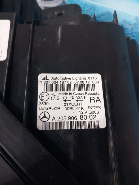 Ótica direita Mercedes W205