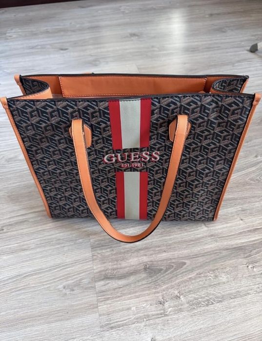 Shopperka Guess piekna jak nowa
