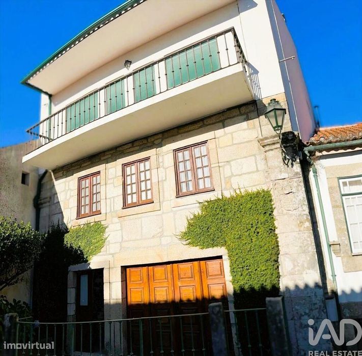 Casa / Villa T4 em Vouzela e Paços de Vilharigues de 210,00 m2