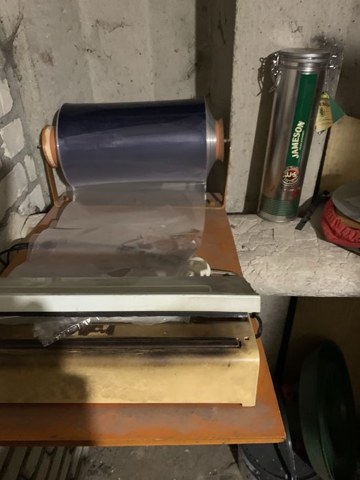 Foliarka z taśmą termokurczliwą