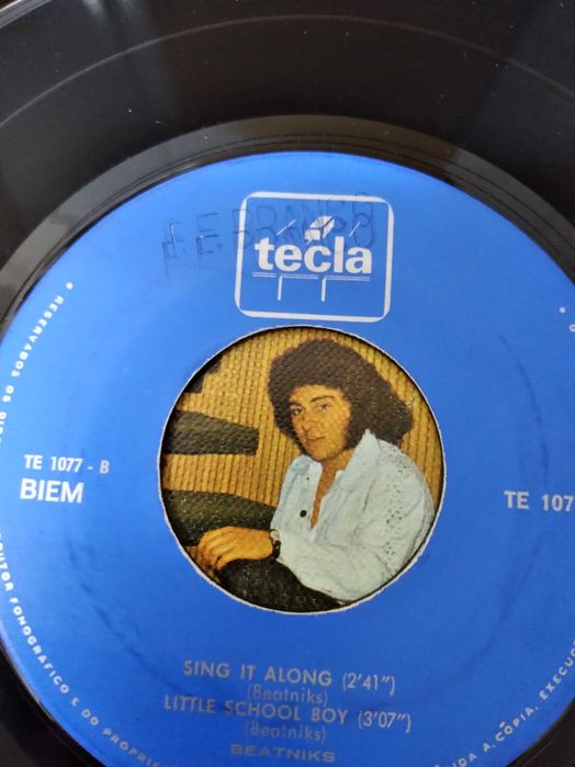 BEATNIKS - Christine Goes To Town (hard-rock português 1971)