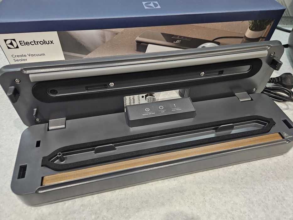 Вакууматор Electrolux E4VS1-4AG