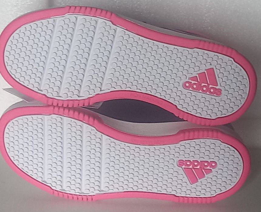 Sapatilhas Adidas Tamanho 33 Novas com etiqueta