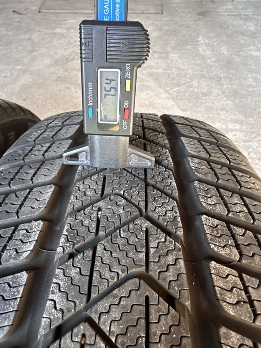 Резина зимная.    Pirelli.    225.50.17.    Romania