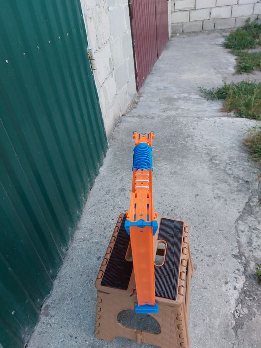 Продам комплект Hot Wheels гараж з доріжками для зберігання машинок.