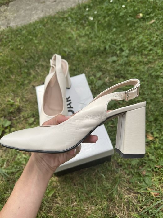 Туфлі шкіряні молочний колір