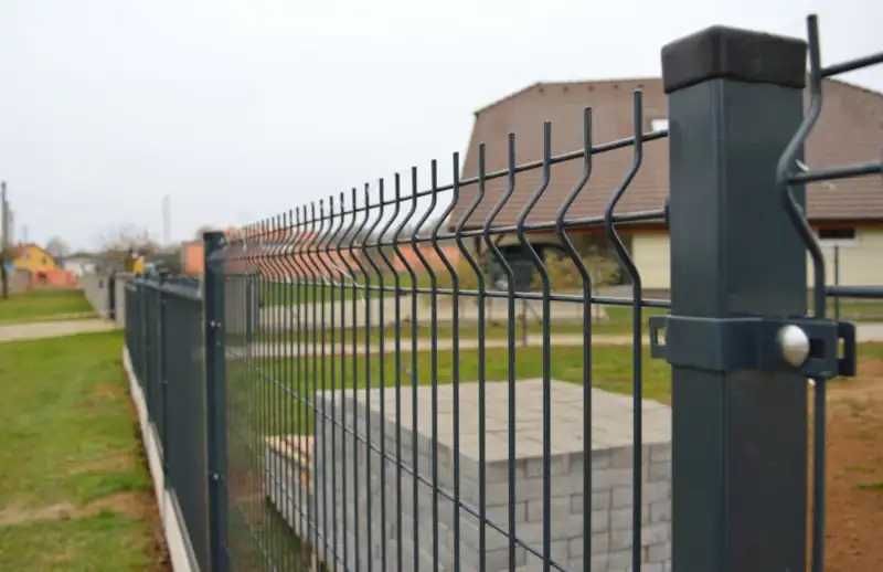 Ogrodzenie panelowe fi 4 , słupki, podmurówka, łączniki, obejmy