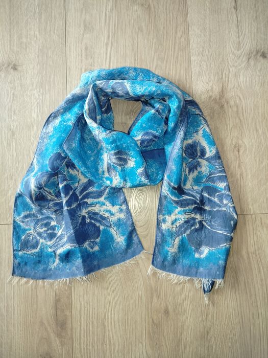 Apaszka szal w kwiaty niebieski