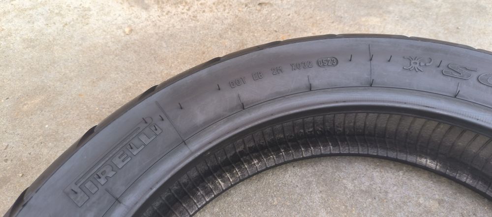 Резина 90.90.R21 i 150.70.R18.Ціна вказана за 1 шт.