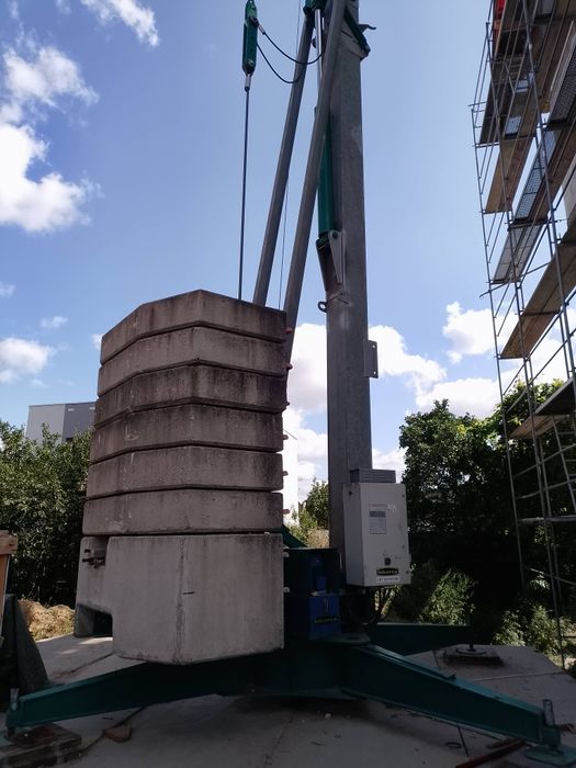 Żuraw wieżowy szybkomontujący Ja-30  2000kg 30m
