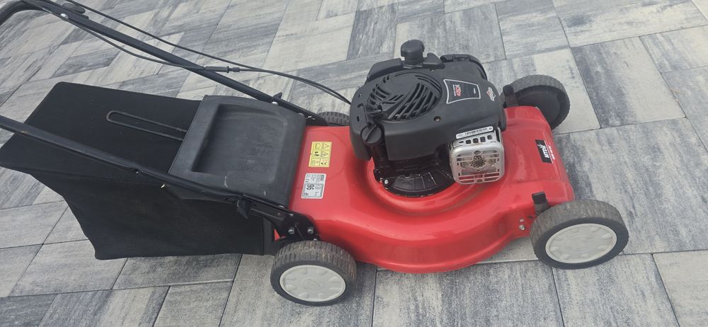 Kosiarka spalinowa z napędem Briggs