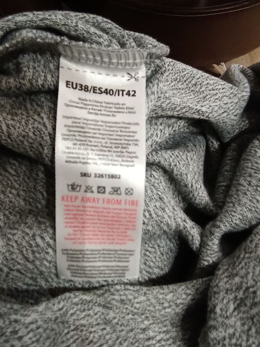 Sukienka M z kapturem nowa