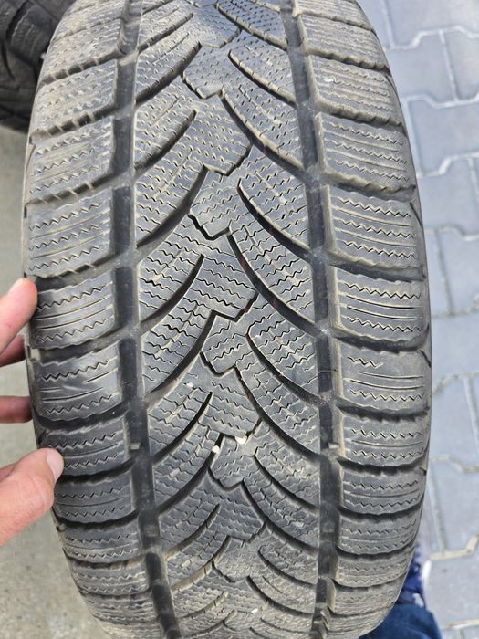 Platin 225/45 R18 XL.