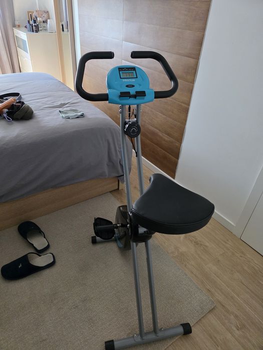 Bicicleta estática impecável