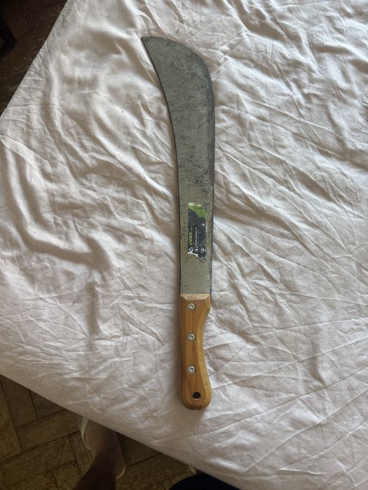 Facao novo bom estado 30€