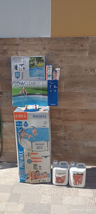 Vendo piscina tubular Bestway 305cmx76cm com vários acessorios