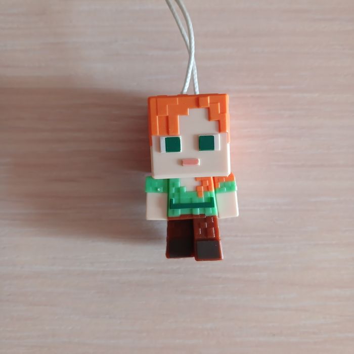 Фігурка Кіндер брелок Алекс майнкрафт minecraft