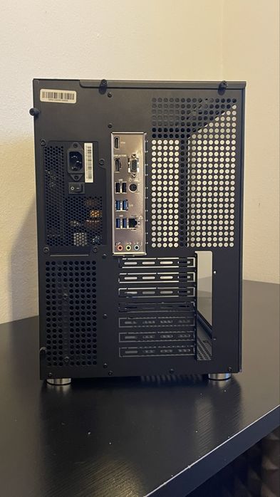 PC Case475385242951372801