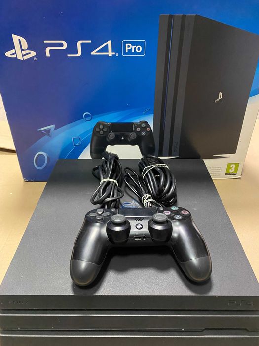 PS4 PRO|1tb|pad|2 gry