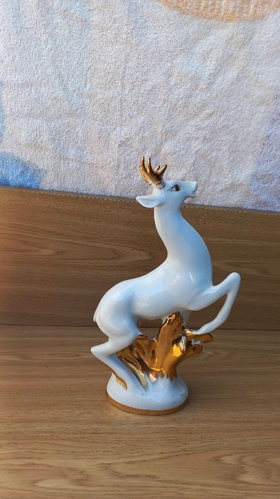 Фарфоровый олень с позолочеными рогами.СССР.: 500 грн ...