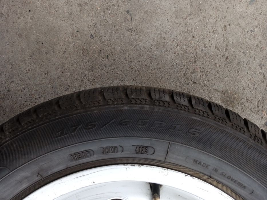 Диски Р15 5/112 VW,Skoda.Шины 2,4шт. R15 175/65 DEBICA 2023год  новые.