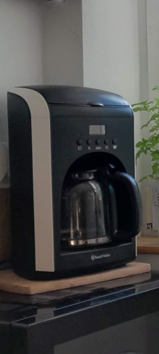 Ekspres przelewowy Russell Hobbs