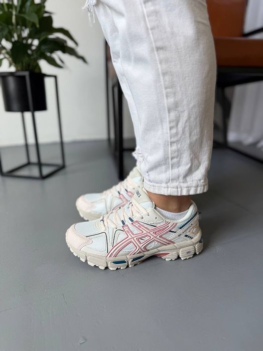 Asics Gel-Kahana 8 Beige/Pink стильні жіночі кросівки асікс гел кахана