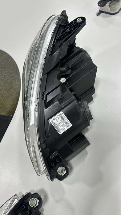 Farol Mercedes C W204 Xenon