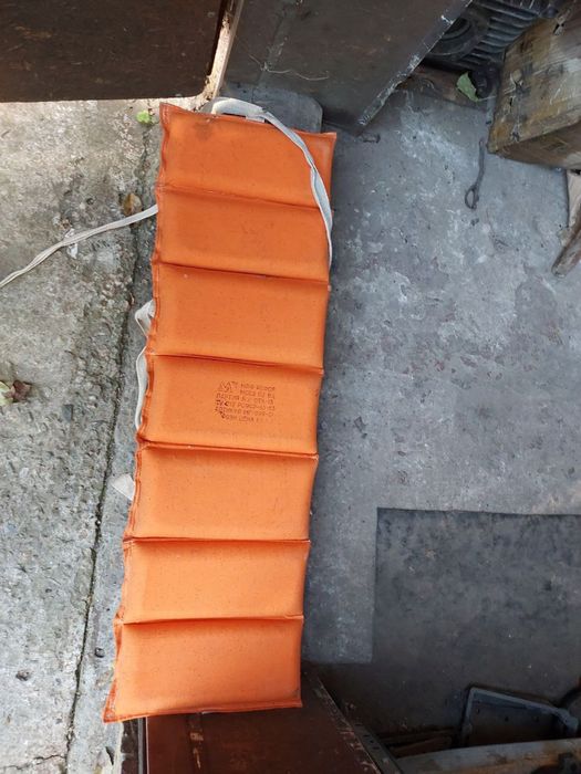 Продам Водные Спасательные жилеты