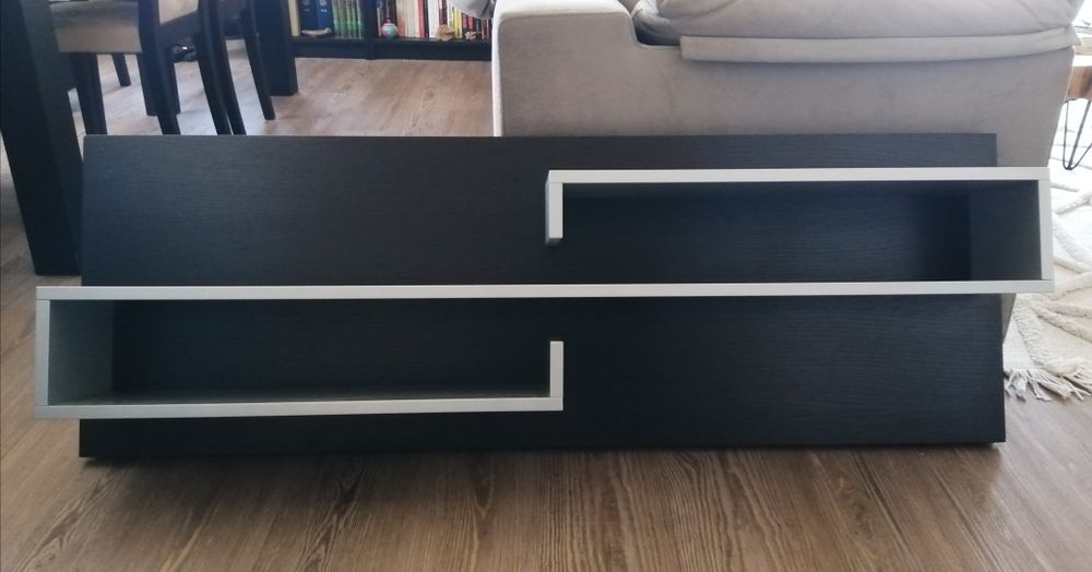 Estante de parede em madeira