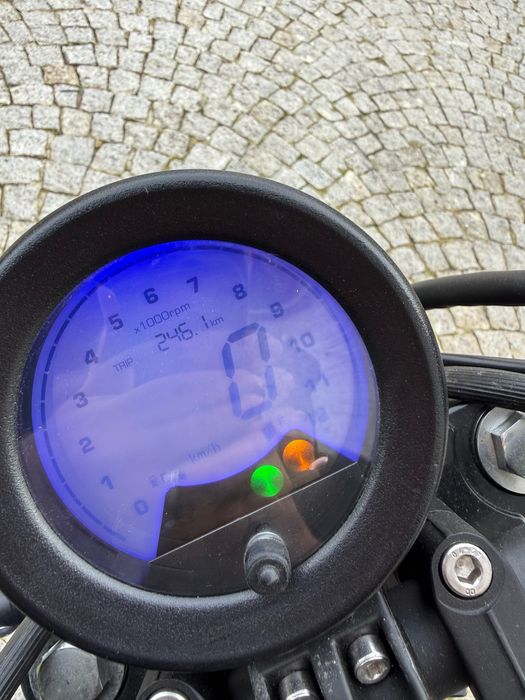 Mota 125cc chopper 246km como nova